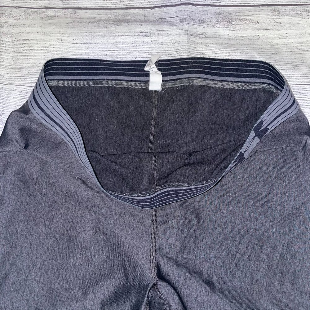 Under Armour Women's HeatGear Shorty - Picture 4 of 6